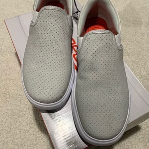 Woman’s Speedo Hybrid Slip-ons ❗️